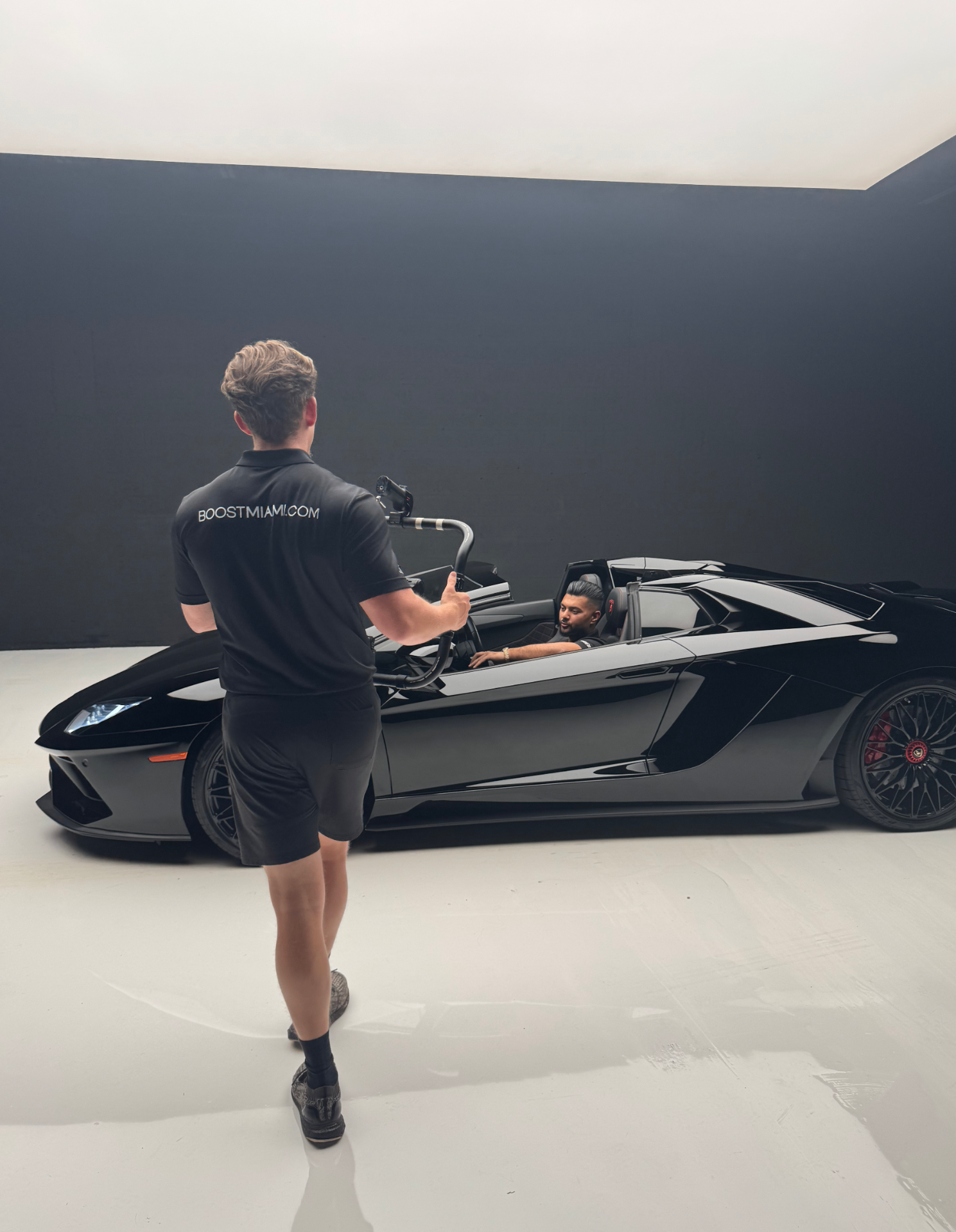 Cinematic gimbal shoot with a Lamborghini Aventador