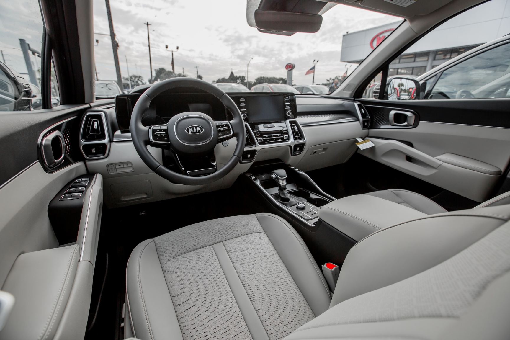Kia Sorento — interior cockpit detail